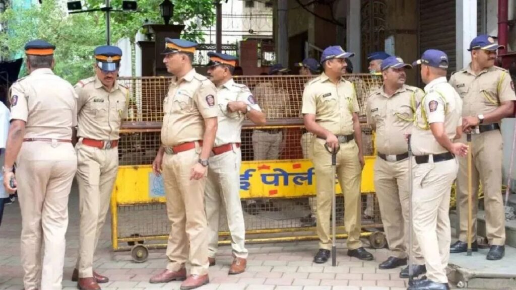 Police News: गणवेशात रील्सवर बंदी! मुंबईतील 51 हजार पोलिसांसाठी सरकारचा कडक नियम लागू