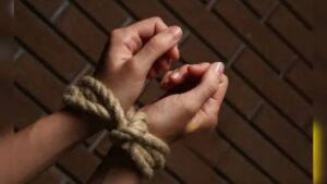 Latur News: एकाच खोलीत मायलेकी 2 वर्षे कैदेत; लातूरमधील अमानवी कृत्याने महाराष्ट्र हादरला