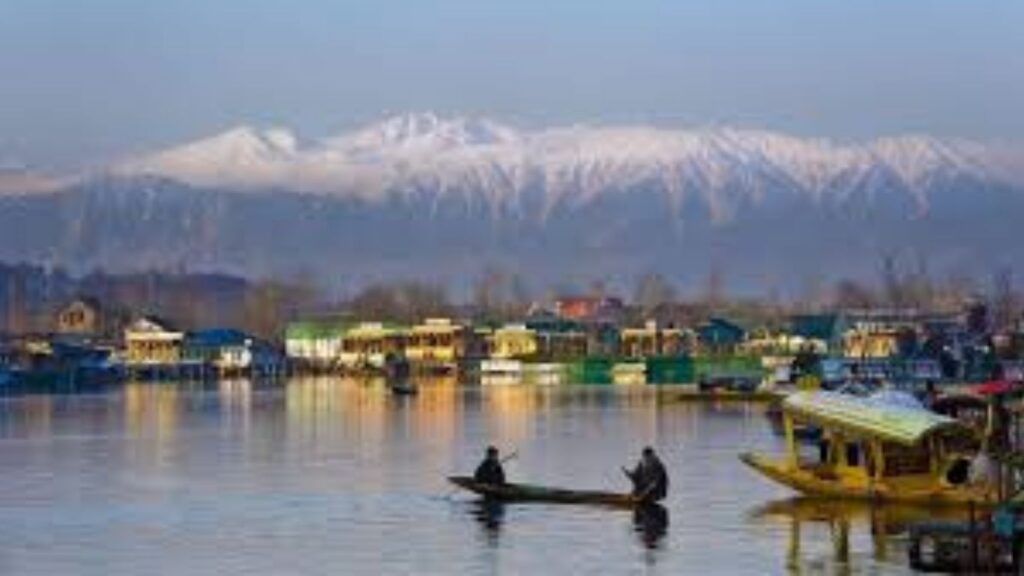 IRCTC Kashmir Tour Package: ‘धरतीवरील स्वर्ग’ काश्मीर सफरीची खास संधी