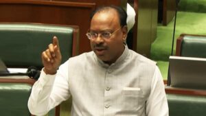 महाराष्ट्रातील पाणंद रस्त्यांना मिळणार अधिकृत ओळख सातबारा उताऱ्यावर होणार नोंद