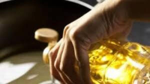 आखाती तणावाचा फटका: खाद्यतेल 13–15 रुपयांनी महाग; इराण-इस्रायल संघर्षाचा परिणाम