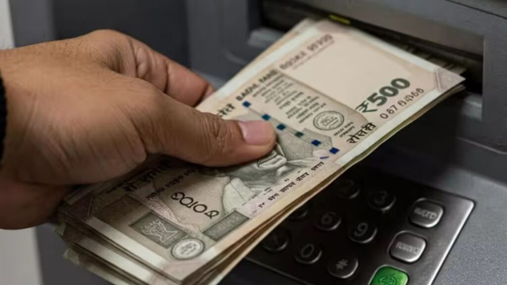 1 एप्रिलपासून ATM नियम बदलणार UPI द्वारे पैसे काढणेही ‘फ्री लिमिट’मध्ये