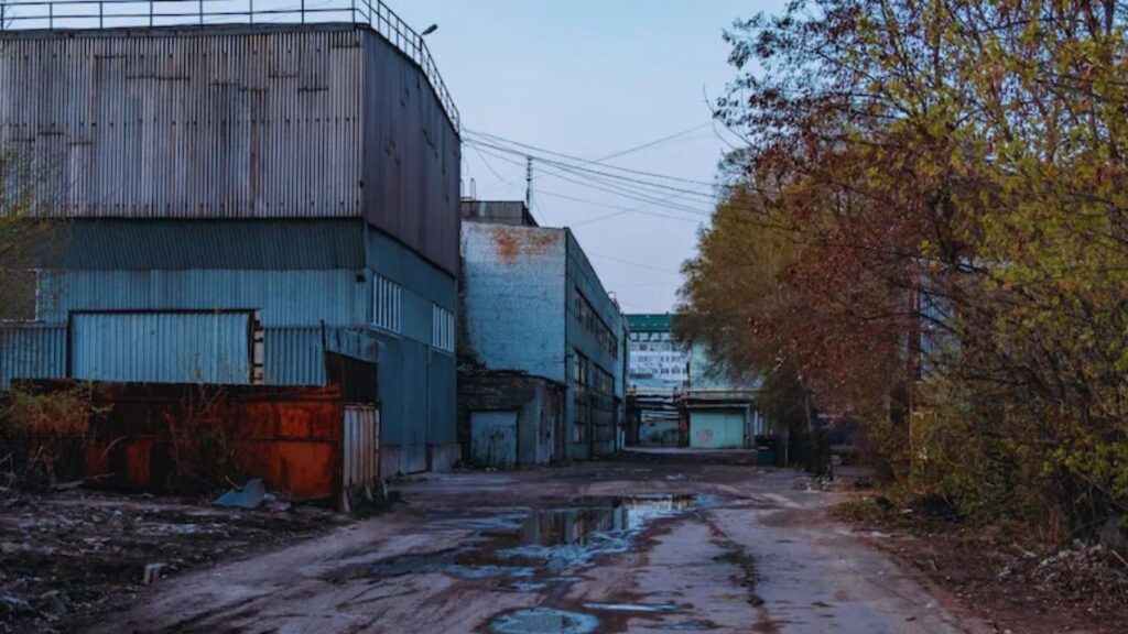 रांजणगाव MIDC मध्ये कामगारांचे पलायन गॅस टंचाईमुळे उद्योग ठप्प होण्याची भीती