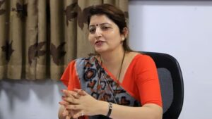 भोंदू खरात प्रकरणामुळे रुपाली चाकणकर अडचणीत NCP महिला प्रदेशाध्यक्षपदावरून हटवण्याची शक्यता