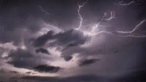 महाराष्ट्रावर अवकाळी पावसाचे संकट कायम; पुढील 3 तास लातूर, परभणी, नांदेड, हिंगोलीला यलो अलर्ट