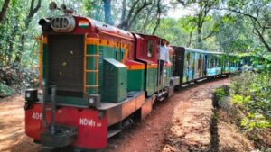 माथेरान पर्यटन हंगामात नेरळ–माथेरान मिनी ट्रेनवर ताण; फेऱ्या वाढवण्याची पर्यटकांची मागणी