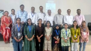 कराडच्या लेकींची आयआयटी मुंबई स्पर्धेत बाजी; ‘इकोपल्स बस स्टॉप’ प्रकल्पाला राज्यस्तरावर प्रथम क्रमांक