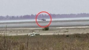 पालघर दातीवारे किनाऱ्यावर तटरक्षक दलाचे हेलिकॉप्टर अचानक उतरले संशयितांची चौकशी केल्यानंतर मच्छीमार असल्याचे स्पष्ट