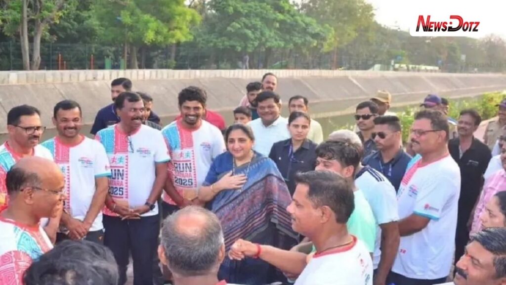 बारामतीत सुनेत्रा पवारांचा मॉर्निंग वॉक संवाद; “दादा शब्दाचे पक्के, कामाचे एक्के” म्हणत नागरिक भावुक