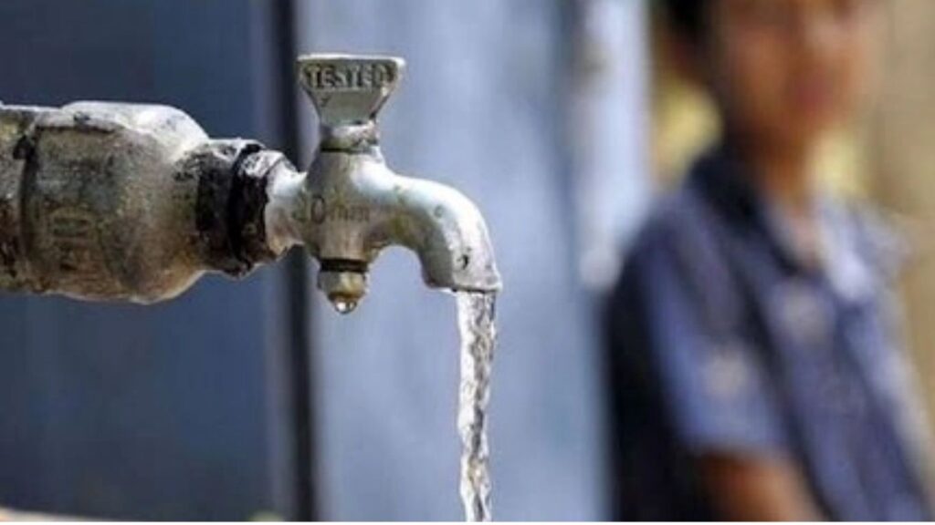 मुंबईचा पाणीसाठा 32% वर; पाणी कपातीची शक्यता, ऑगस्टपर्यंत पुरवठ्याचे राज्य सरकारचे आदेश