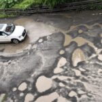 नेरळमध्ये खड्डे भरणे आणि गतिरोधक कामांना वेग; ग्रामपंचायत हद्दीत रस्त्यांची दुरुस्ती सुरू