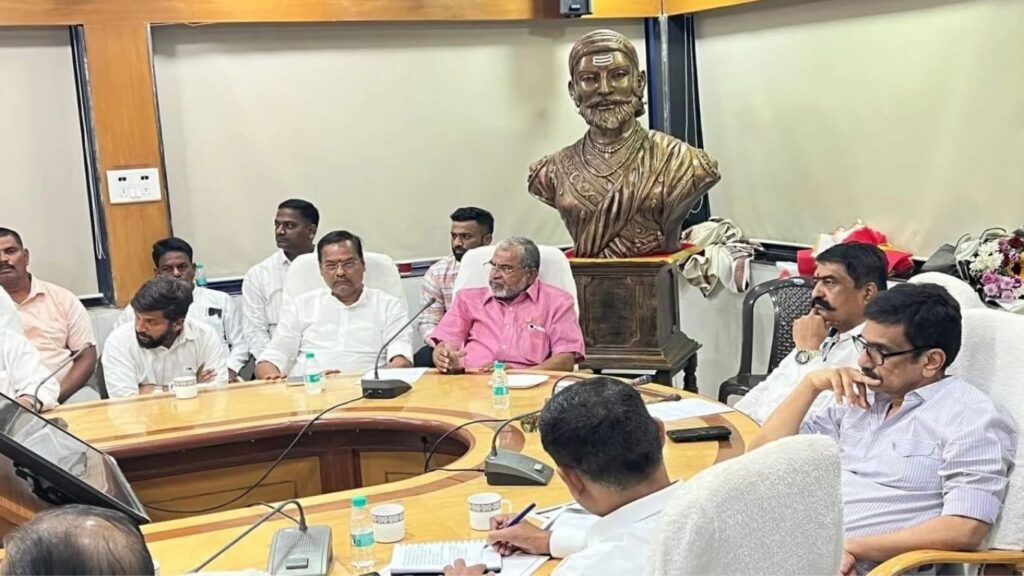 कर्जबाजारी आंबा बागायतदारांसाठी राजू शेट्टी सरसावले एपीएमसी बैठकीत महत्त्वाचे निर्णय