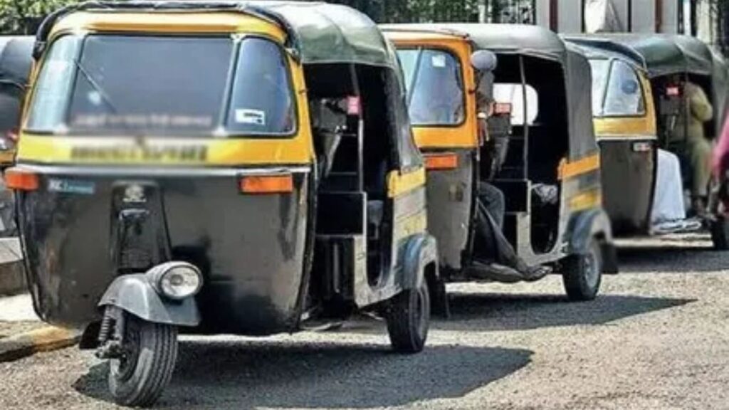 पुण्यात रिक्षाचालकांची मनमानी: ॲप भाड्याऐवजी मीटरनुसार जादा वसुली; RTO कारवाई निष्फळ?