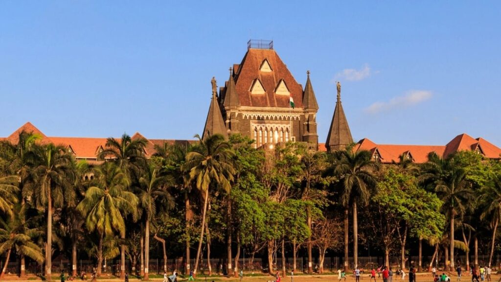 Bombay High Court: ऑफिसमध्ये महिलांकडे एकटक पाहणे IPC 354C अंतर्गत गुन्हा नाही महत्त्वाचा निर्णय