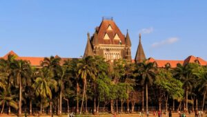 Bombay High Court: ऑफिसमध्ये महिलांकडे एकटक पाहणे IPC 354C अंतर्गत गुन्हा नाही महत्त्वाचा निर्णय
