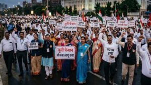 महाराष्ट्रात 17 लाख कर्मचारी बेमुदत संपावर शासकीय कामकाज ठप्प होण्याची चिन्हे