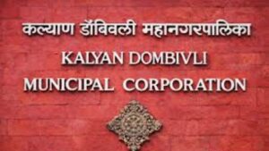 डोंबिवलीत केडीएमसी अधिकाऱ्यावर बांबूने हल्ला पेंढारकर कॉलेज परिसरातील फेरीवाल्यांची गुंडगिरी उघड