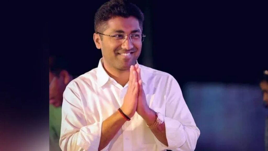 अहिल्यानगरमध्ये ‘गोमाता सन्मान अभियान’ गोमातेला ‘राष्ट्रमाता’ दर्जासाठी २१ हजार सह्यांचे निवेदन