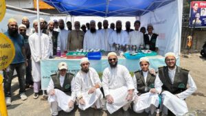 पुण्यात उष्णतेच्या लाटेत दावूदी बोहरा समाजाची ‘Beat the Heat’ मोहीम 12 हजारांहून अधिक थंड पेयांचे वाटप