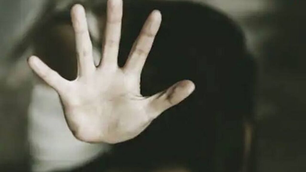 कोल्हापूरमध्ये प्रेमाच्या आमिषाने अश्लील व्हिडिओ प्रकरण उघड; मुख्य संशयित अटकेत, साथीदार फरार