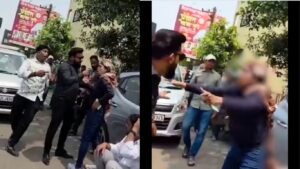 पुणे हादरले: हडपसरमध्ये कर्जदार दांपत्याला वसुली एजंट्सकडून मारहाण व्हिडिओ व्हायरल, कारवाईची मागणी