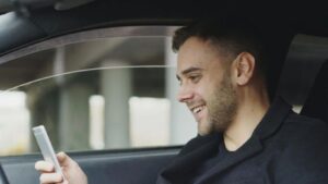 RTO Online Service: ‘सारथी’ व ‘वाहन 4.0’मुळे १०५ सेवा ऑनलाईन; आरटीओ फेऱ्यांना पूर्णविराम