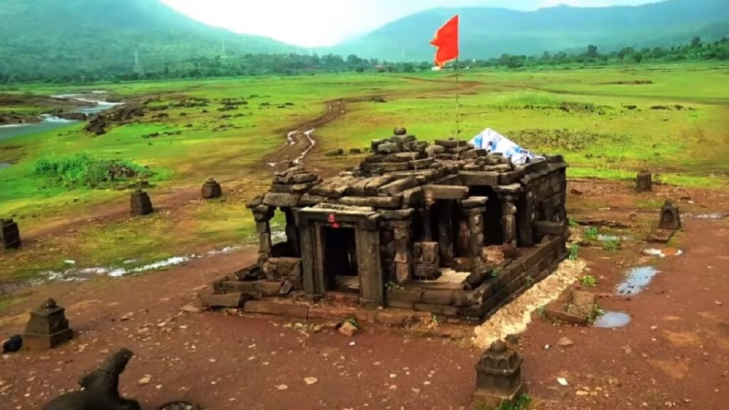 Pune News: पवना धरणातील पुरातन वाघेश्वर मंदिर ८ महिन्यांनी पाण्याबाहेर महादर्शनासाठी भाविकांची गर्दी