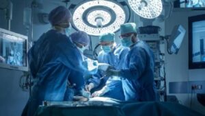 Pune News: 97 शस्त्रक्रिया एका दिवशी घाईत झालेल्या कुटुंबनियोजन ऑपरेशननंतर महिलेचा मृत्यू