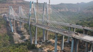 MSRDCचा मोठा प्लॅन: मुंबई-पुणे एक्सप्रेसवे 10 लेन विस्तार 'मिसिंग लिंक'नंतर 5000 कोटींचा गेमचेंजर प्रकल्प