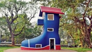 ‘म्हातारीचा बूट’ दुरुस्तीसाठी मुंबई महापालिकेची निविदा ७.५ लाखांचा जीर्णोद्धार प्रकल्प
