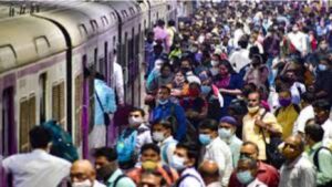 एप्रिलमध्ये २.२७ लाख विनातिकीट प्रवासी पकडले १६.१३ कोटींची वसुली करत मध्य रेल्वेचा विक्रम