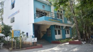 पुण्यातील महिला कॉलेजमध्ये वाद! प्राध्यापकाच्या वैयक्तिक QR कोडद्वारे ‘लेट फी’ वसुलीचा आरोप