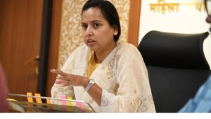 बलात्कार दोषींना पॅरोल बंदीची मागणी आदिती तटकरे यांचे निवेदन, मुख्यमंत्र्यांचे तातडीचे निर्देश