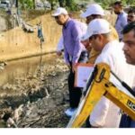 Mumbai News: नालेसफाईच्या कामांना वेग ३१ मेपूर्वी सर्व नाले स्वच्छ करण्याचे डॉ. विपिन शर्मा यांचे निर्देश
