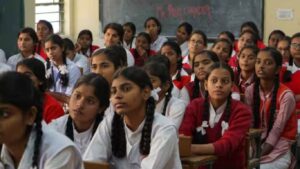 UNICEF Survey : धक्कादायक वास्तव! आर्थिक अडचणींमुळे ६ वी ते ८ वीतील लाखो मुली शाळा सोडतायत