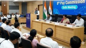 8th Pay Commission Update: 8 व्या वेतन आयोगामुळे सरकारी कर्मचाऱ्यांच्या पगारात मोठी वाढ? 400 टक्के वाढीच्या चर्चेला वेग