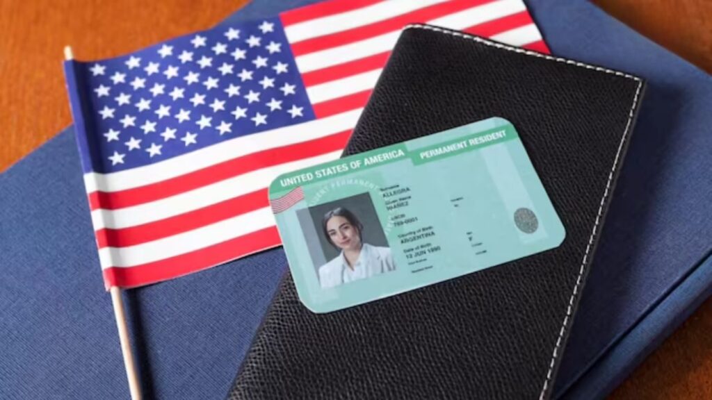 US Green Card Rules: ग्रीन कार्डसाठी आता मायदेशी परतणे बंधनकारक? अमेरिकेच्या स्थलांतर नियमांत मोठा बदल