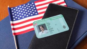 US Green Card Rules: ग्रीन कार्डसाठी आता मायदेशी परतणे बंधनकारक? अमेरिकेच्या स्थलांतर नियमांत मोठा बदल