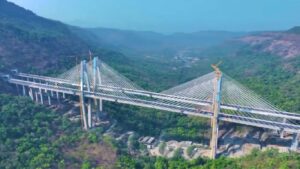 Mumbai-Pune Expressway Accident: खालापूरजवळ भीषण अपघात; दोघांचा मृत्यू, मिसिंग लिंक तासभर बंद