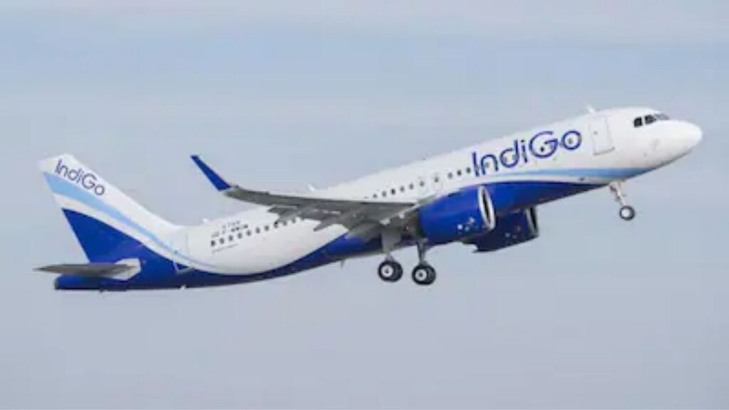 IndiGo चा मोठा निर्णय! 31 ऑगस्टपासून मँचेस्टर मार्गावरील विमानसेवा तात्पुरती बंद