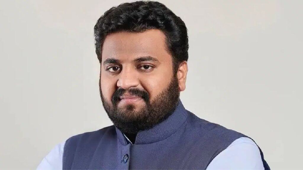 पुणे स्थानिक स्वराज्य संस्था मतदारसंघातून विक्रम काकडे यांची बिनविरोध विधान परिषद निवड निश्चित