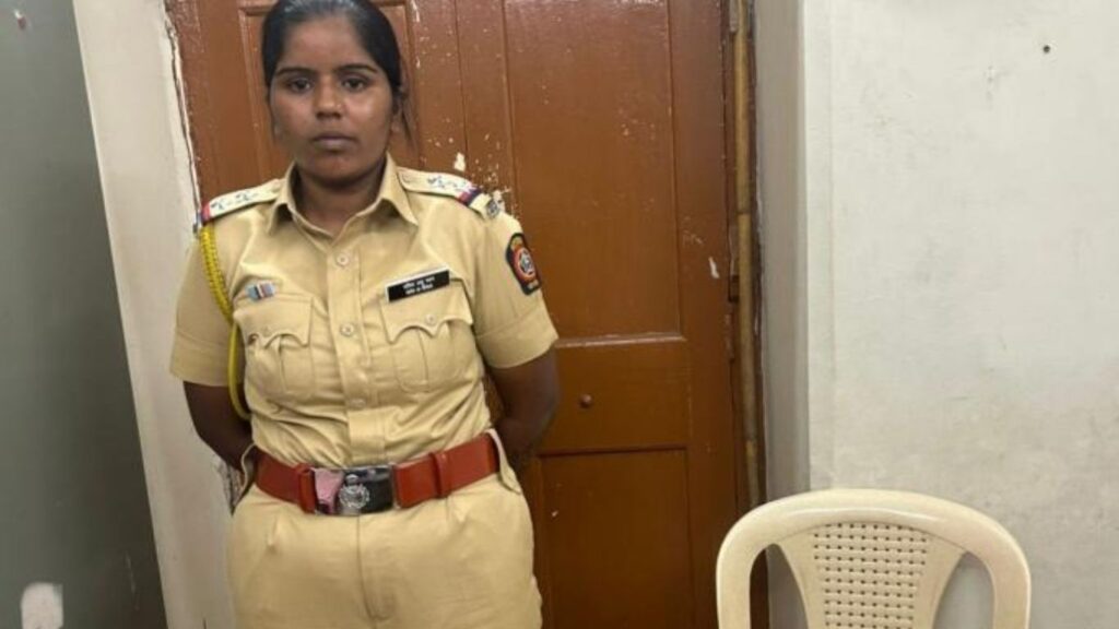 Pune Crime: PSI असल्याचा बनाव करणारी तोतया महिला पोलिस जेरबंद नेमप्लेटच्या चुकीमुळे उघड झाला भांडाफोड