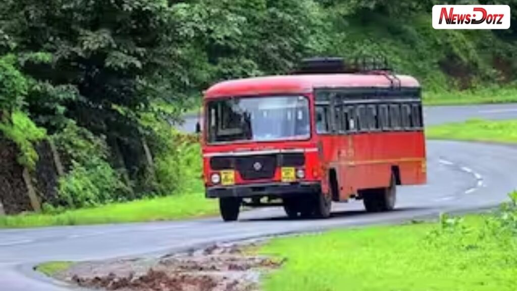 ST कर्मचाऱ्यांचा संताप शिगेला वेतनवाढीच्या निधीवरून राज्य सरकारविरोधात आक्रमक भूमिका