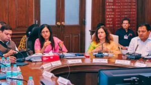 IAS डॉ. अश्विनी जोशी यांच्या बदलीला 24 तासांत स्थगिती राज्य सरकारचा यू-टर्न