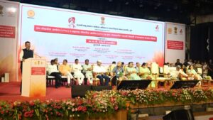 मराठा युवकांच्या शिक्षण व रोजगारासाठी सरकार कटिबद्ध ‘सारथी’च्या कार्याचे मुख्यमंत्री देवेंद्र फडणवीसांकडून कौतुक