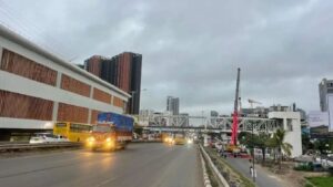 Pune Metro: वाकड चौकात 60 मीटरचा पादचारी पूल उभारला आता महामार्ग सुरक्षितपणे ओलांडता येणार