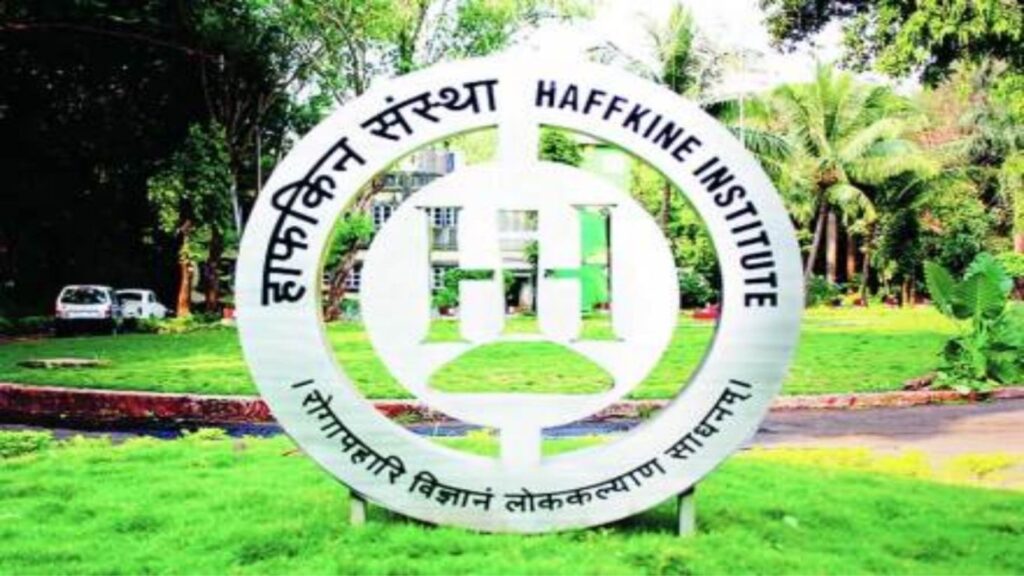 Haffkine News: बदलीनंतरही सुनील महिंद्रकरांचा हाफकीन महामंडळात वावर शासकीय निवासस्थानावरूनही प्रश्नचिन्ह