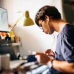 ना IIT, ना MITची डिग्री! 19 वर्षीय आयुष सिंहची महिन्याला 1 कोटींची कमाई AI शिकून घडवली कोट्यवधींची यशोगाथा