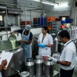 Tukaram Mundhe यांच्या विभागाची धडक कारवाई 12,278 लिटर दूध नष्ट, लाखोंचा मुद्देमाल जप्त, अन्न परवाने निलंबित