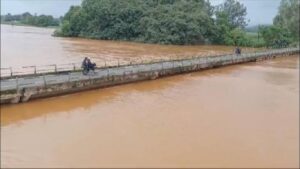 कोल्हापुरात मुसळधार पावसाचा जोर पंचगंगा नदीची पातळी २२ फुटांवर, नदीकाठच्या गावांना सतर्कतेचा इशारा